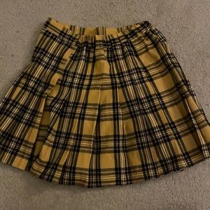 Sangtree plaid pleated yellow black skirt half elastic waist women’s size large
